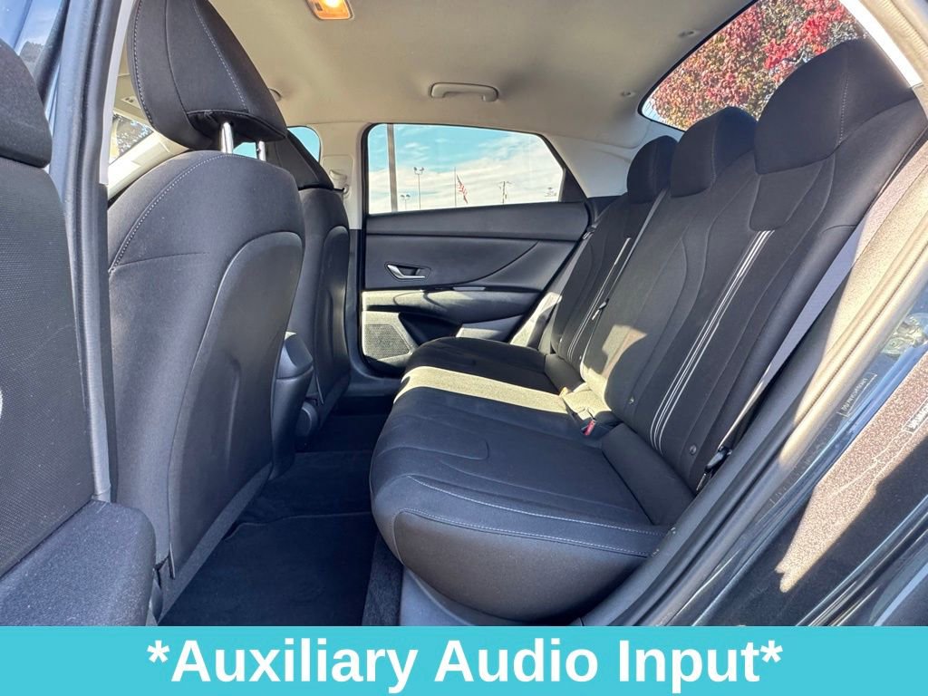 Used 2022 Hyundai Elantra SEL image 18