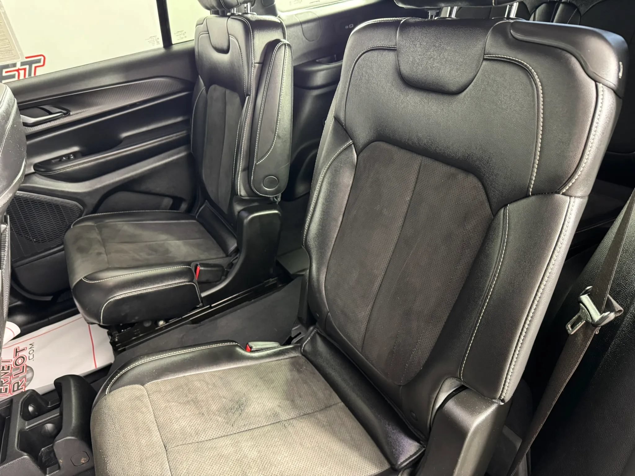 Used 2023 Jeep Grand Cherokee L Laredo AWD/4WD image 36