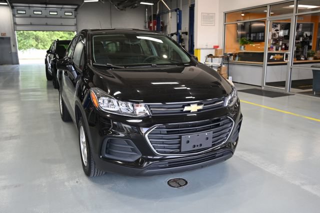 Used 2020 Chevrolet Trax LS AWD/4WD image 3