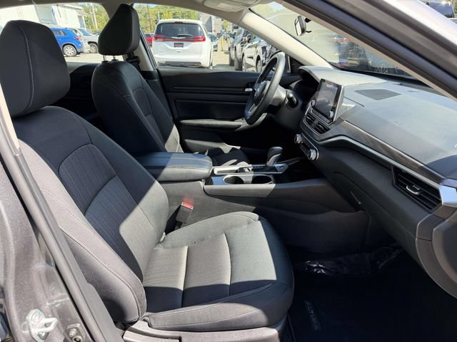 Used 2024 Nissan Altima 2.5 SV FWD image 12