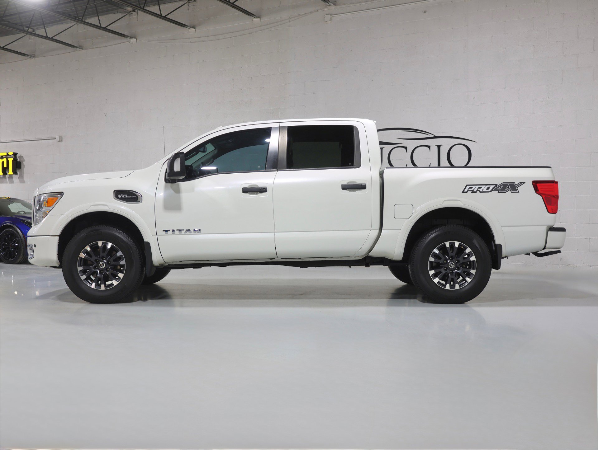 Used 2017 Nissan Titan PRO-4X w/ Pro-4x Convenience Package image 7