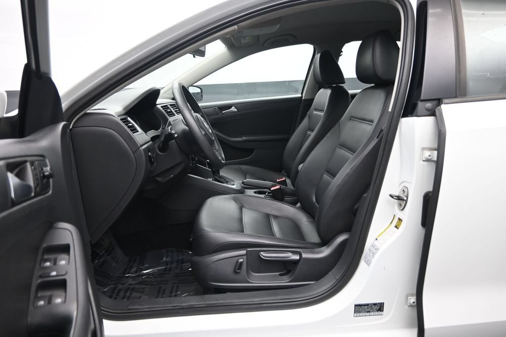 Used 2014 Volkswagen Jetta SE FWD image 15