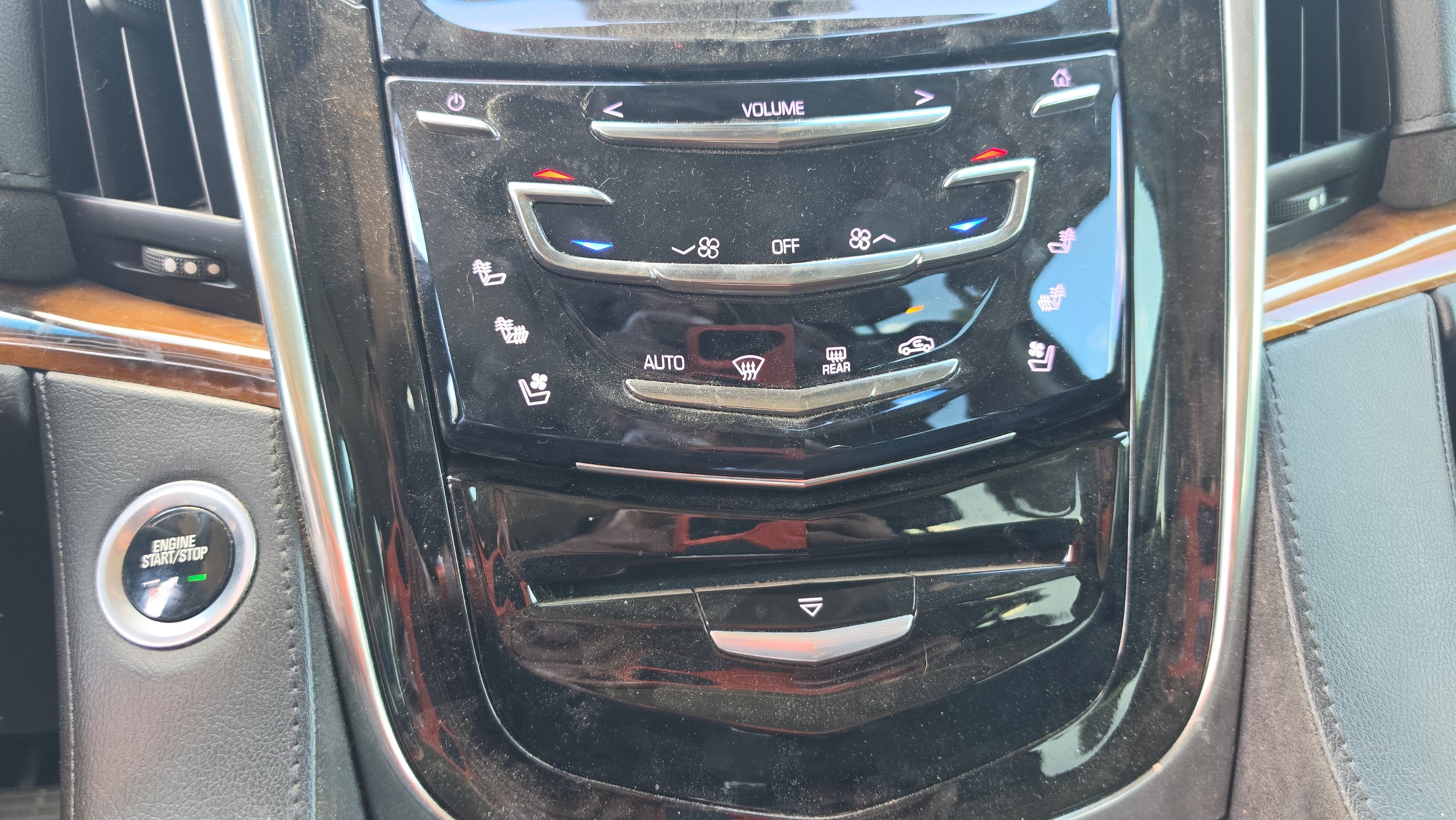 Used 2016 Cadillac Escalade Premium AWD/4WD image 17