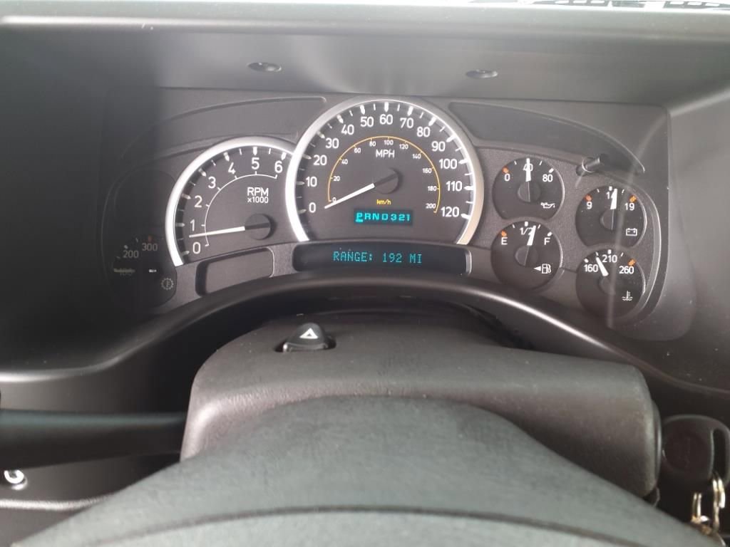 Used 2005 HUMMER H2 SUT w/ Preferred Equipment Group image 16