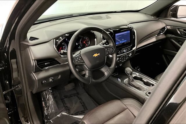 Used 2023 Chevrolet Traverse High Country FWD image 16
