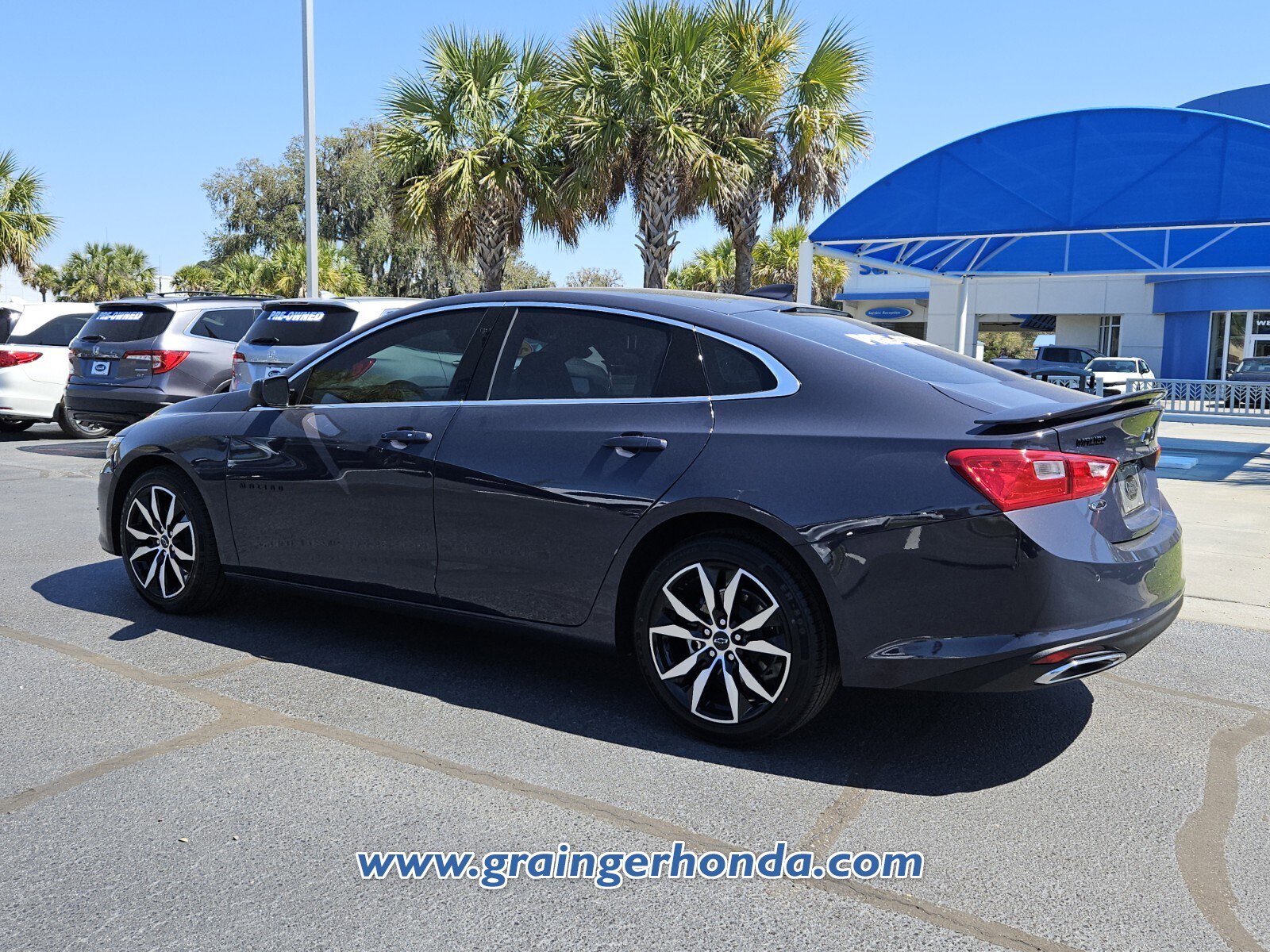 Used 2025 Chevrolet Malibu RS image 3