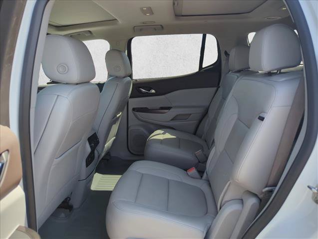 Used 2021 GMC Acadia SLT w/ Technology Package AWD/4WD image 17