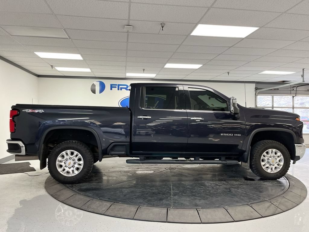 Used 2024 Chevrolet Silverado 2500 LTZ w/ LTZ Premium Package AWD/4WD image 9