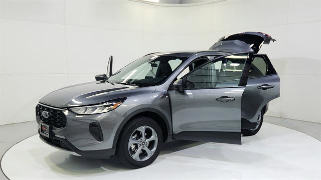 Used 2025 Ford Escape ST-Line image 30