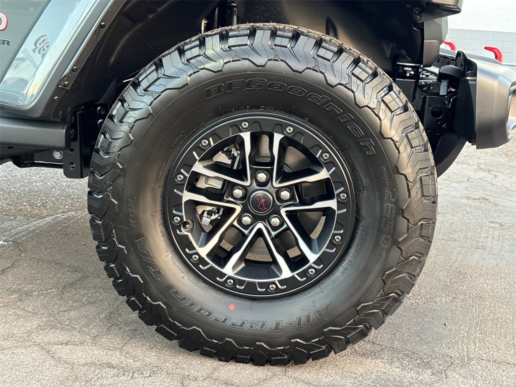 New 2025 Jeep Wrangler Unlimited Rubicon w/ XTREMEE 35" Tire Package image 6