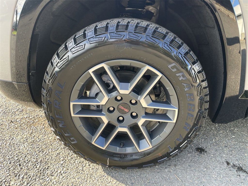 New 2026 GMC Terrain AT4 w/ Convenience Package III image 32