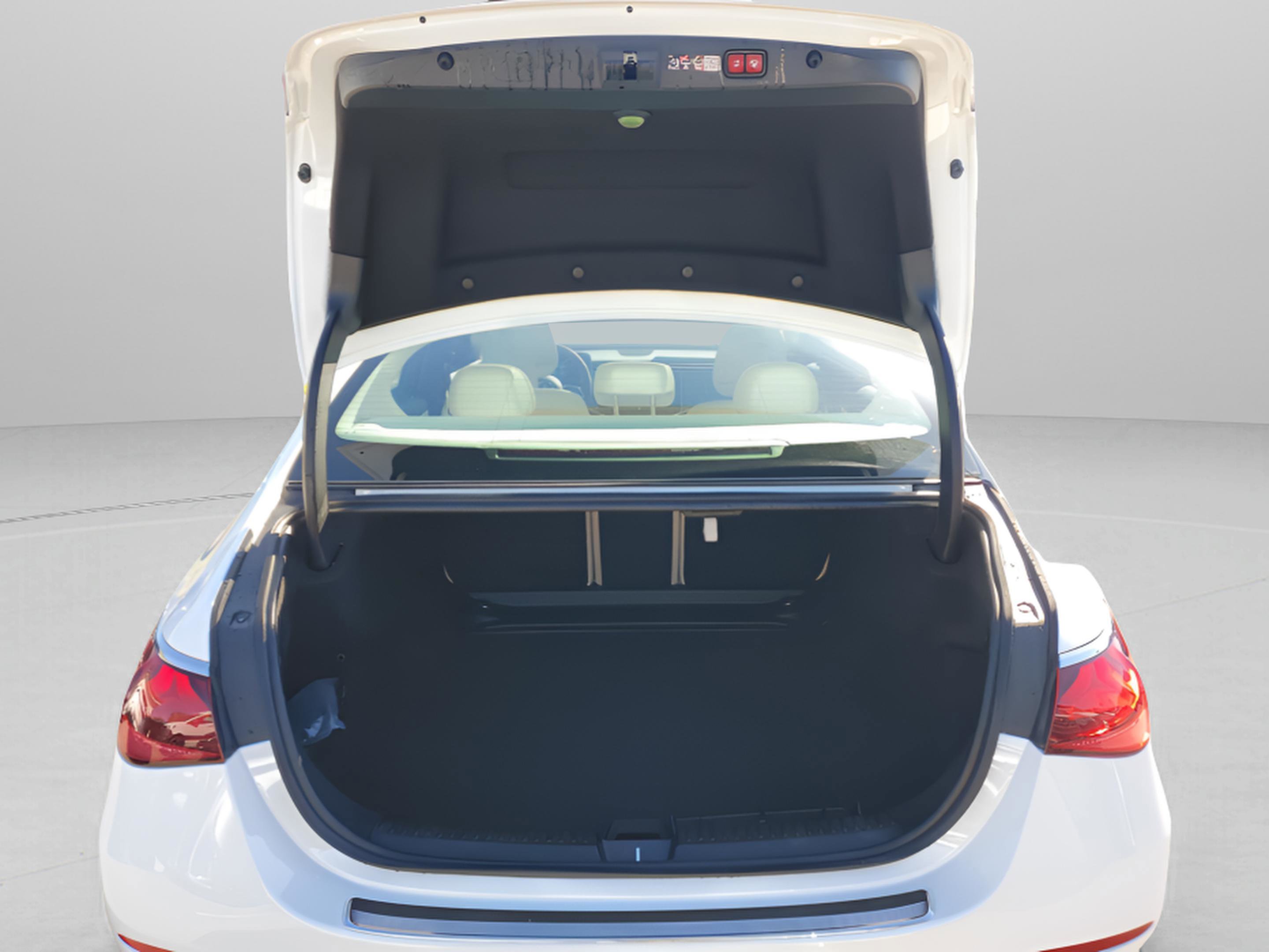 Used 2026 Mercedes-Benz E 350 Sedan image 33