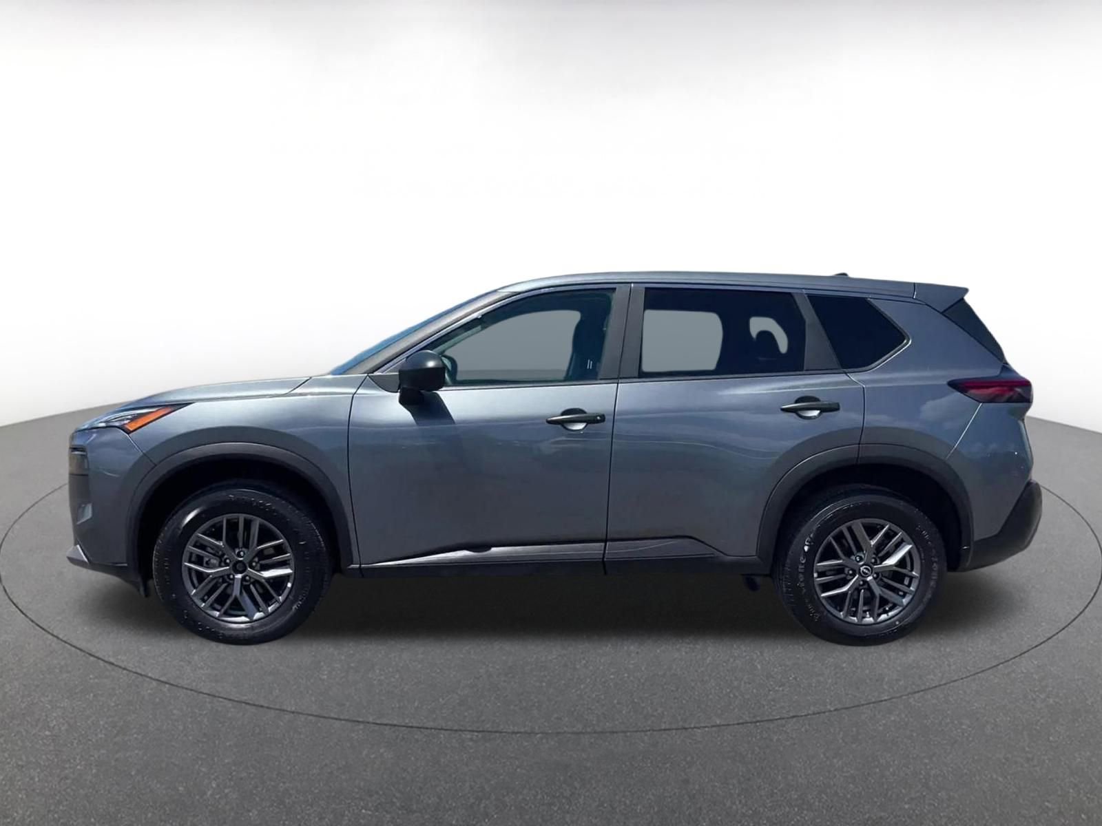 Used 2023 Nissan Rogue S image 9