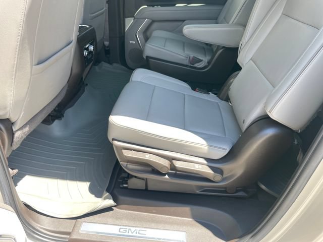 Used 2022 GMC Yukon XL SLT w/ SLT Luxury Package RWD image 26