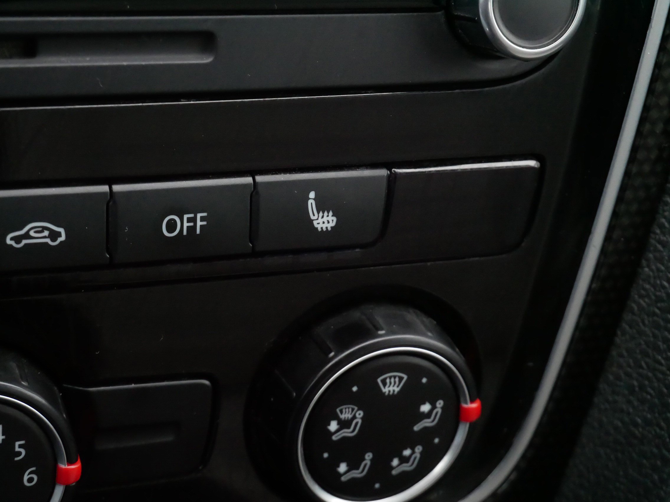 Used 2014 Volkswagen Passat 1.8T Sport image 28