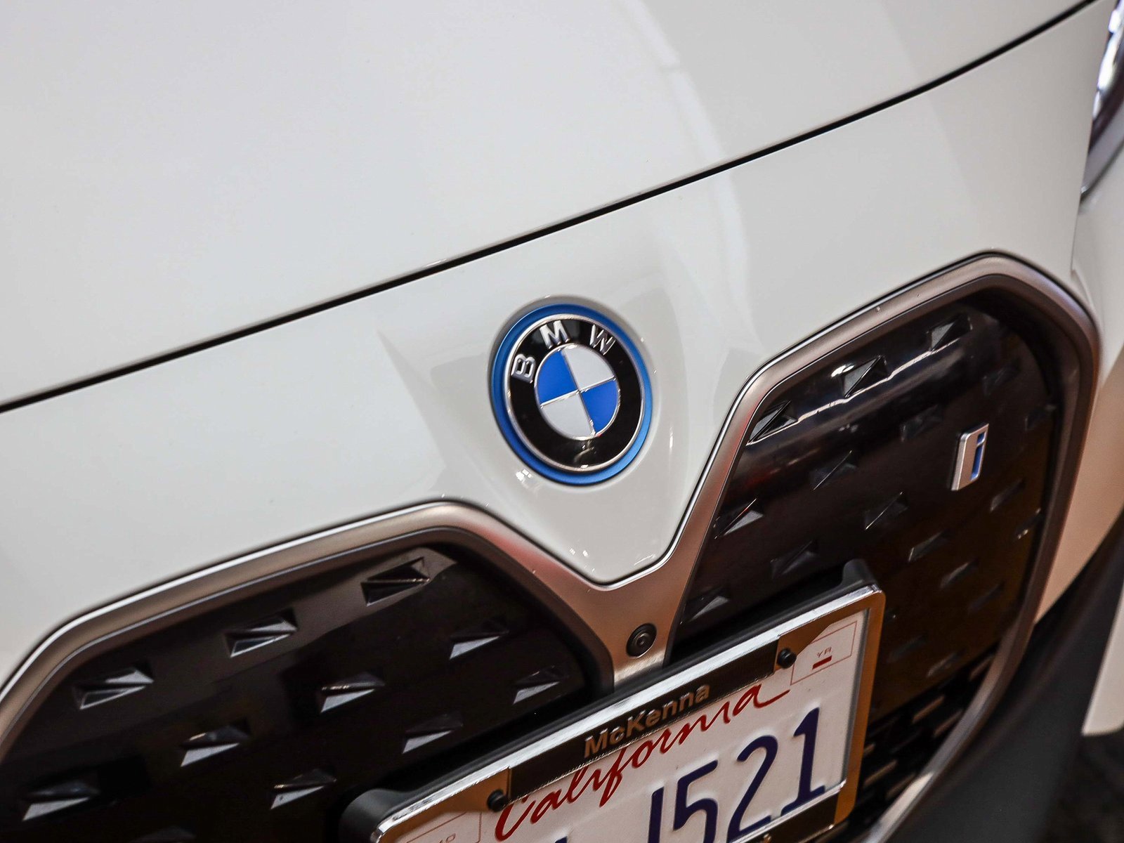 Certified 2023 BMW i4 eDrive35 w/ Premium Package image 6