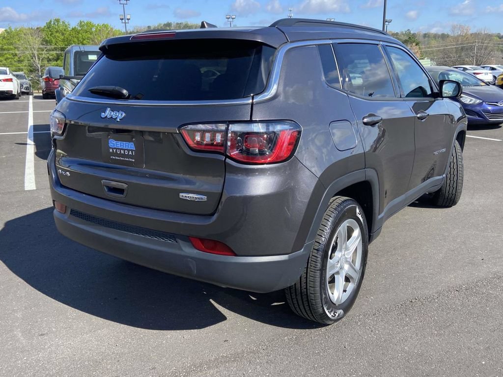Used 2024 Jeep Compass Latitude AWD/4WD image 3