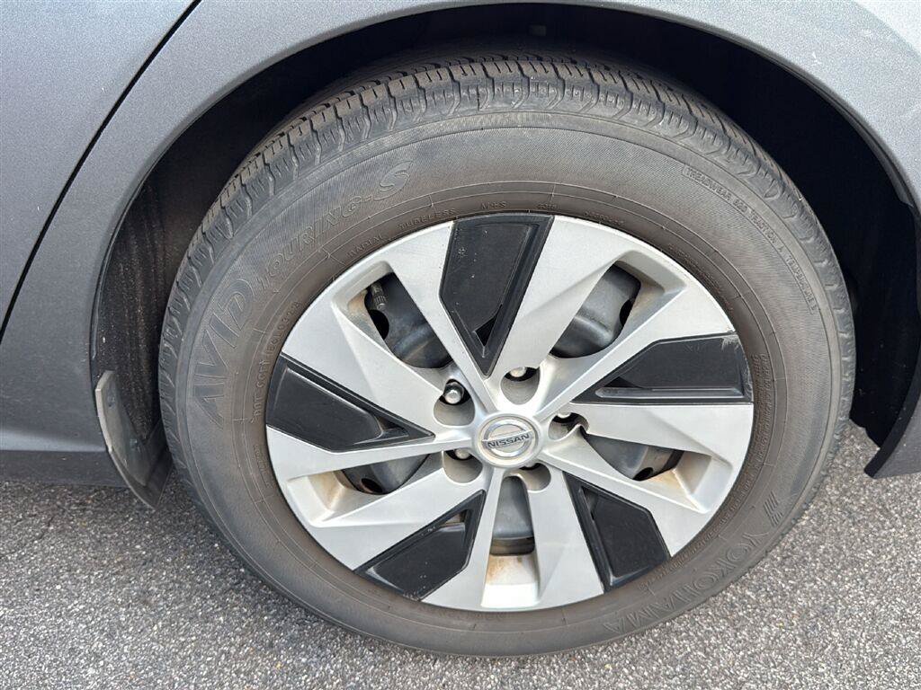 Used 2019 Nissan Altima 2.5 S FWD image 12