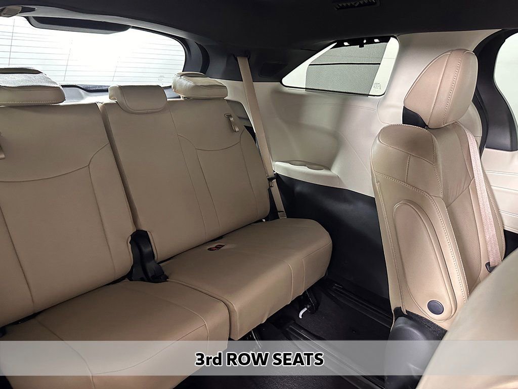Used 2024 Toyota Sienna Limited FWD image 8