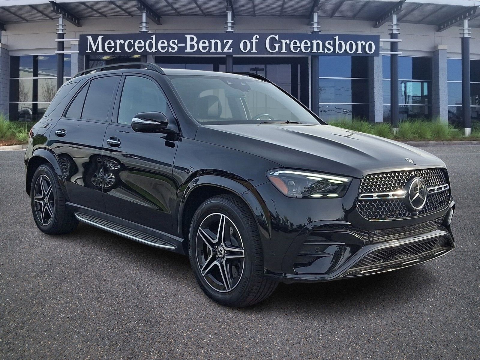 Used 2024 Mercedes-Benz GLE 450 4MATIC image 3