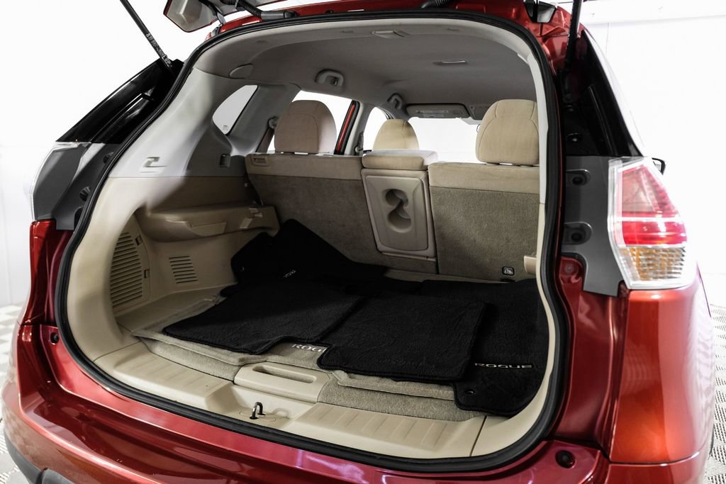 Used 2015 Nissan Rogue SV image 51