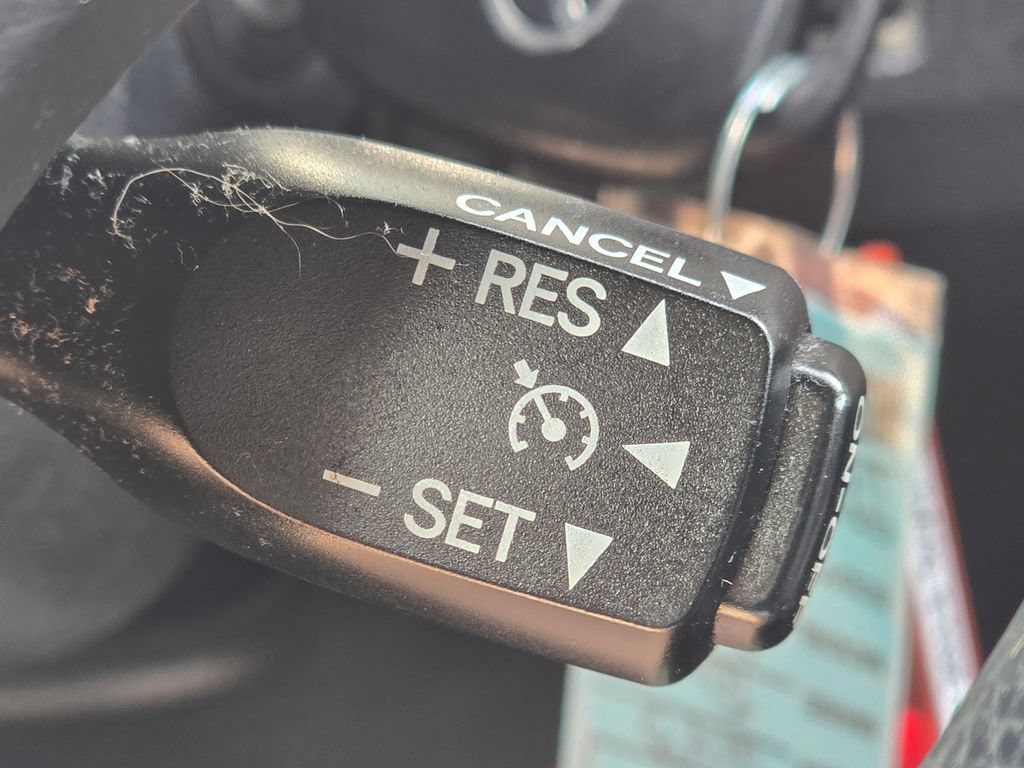 Used 2013 Toyota RAV4 XLE AWD/4WD image 31