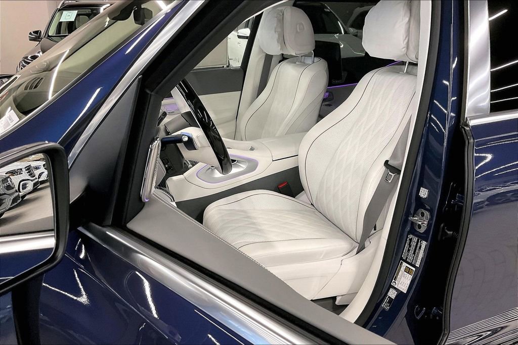 New 2026 Mercedes-Benz Maybach GLS 600 4MATIC image 9