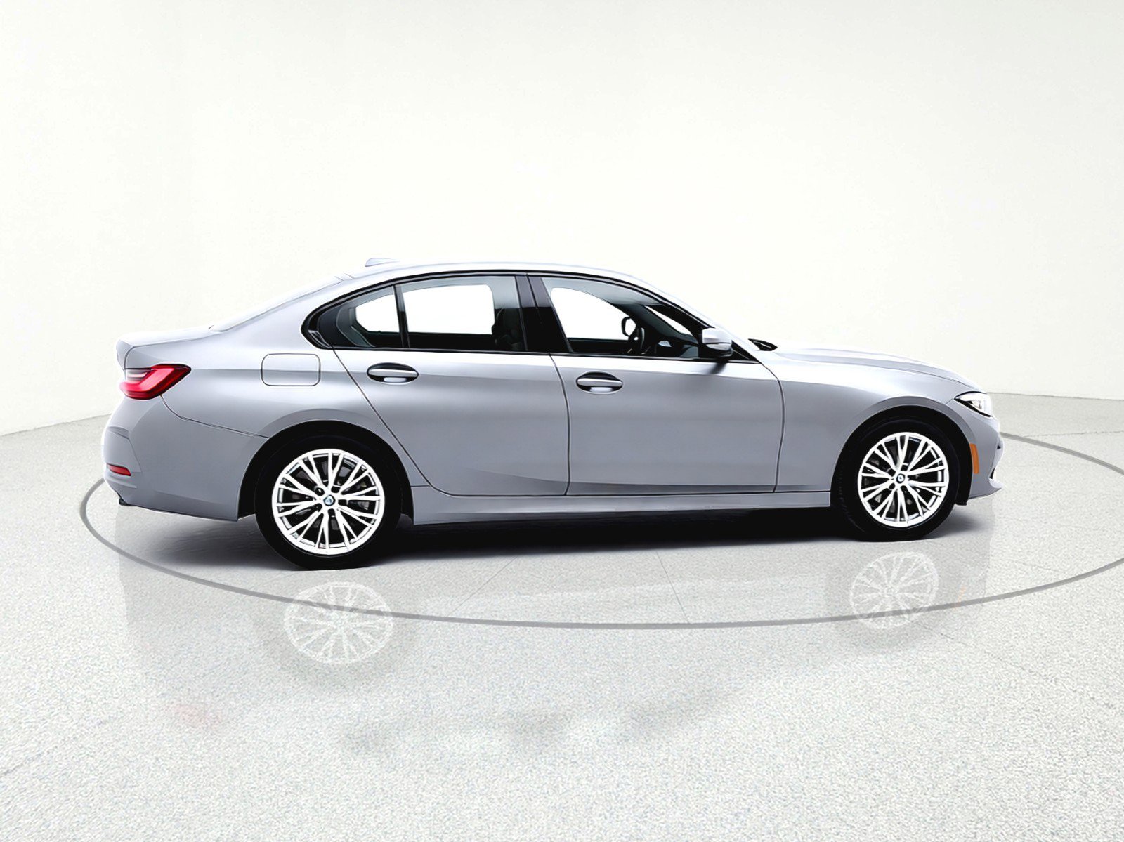 Used 2023 BMW 330i Sedan w/ Driving Assistance Package image 4