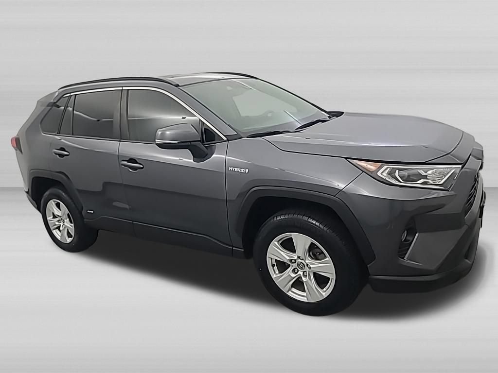 Used 2021 Toyota RAV4 XLE AWD/4WD image 3