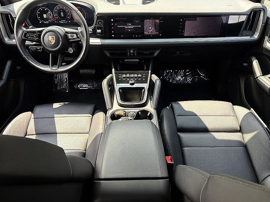 Used 2025 Porsche Cayenne AWD/4WD image 7