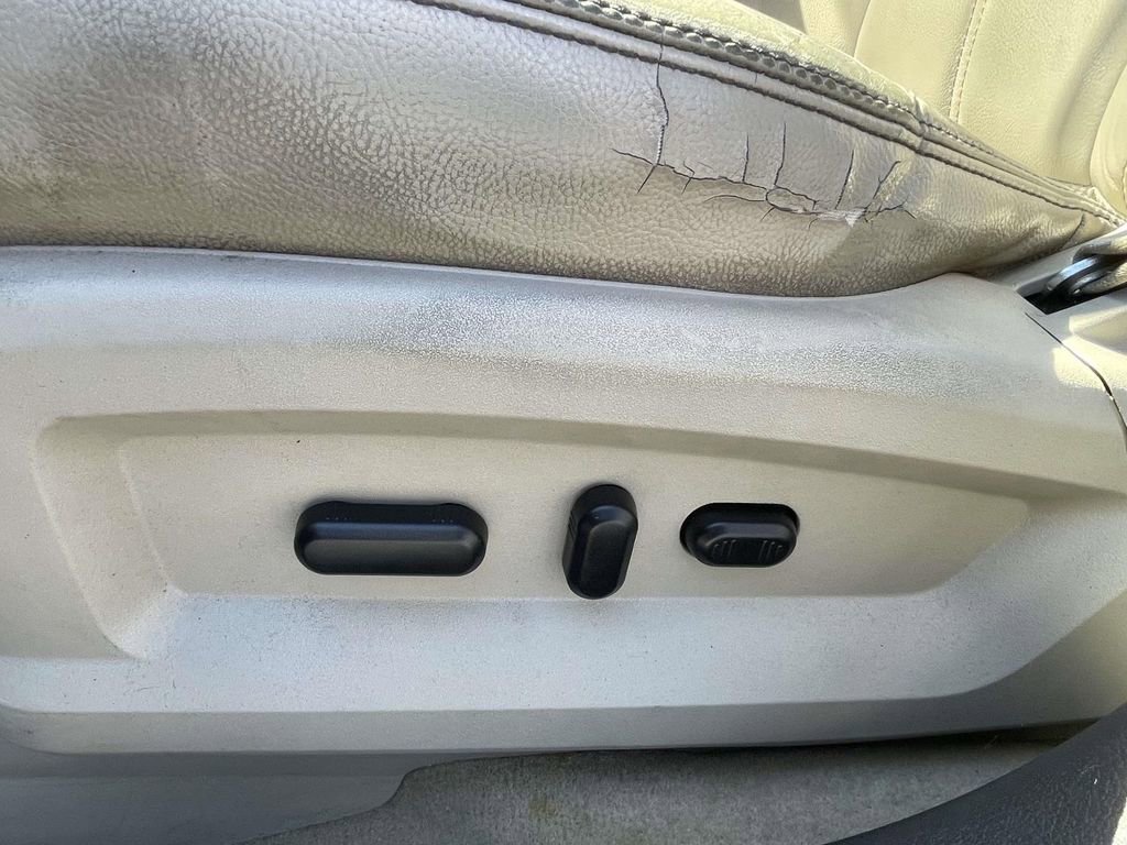 Used 2011 Ford Edge Limited image 17