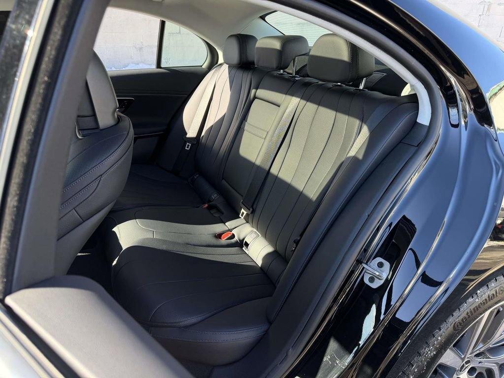 Used 2024 Mercedes-Benz E 350 4MATIC Sedan image 20