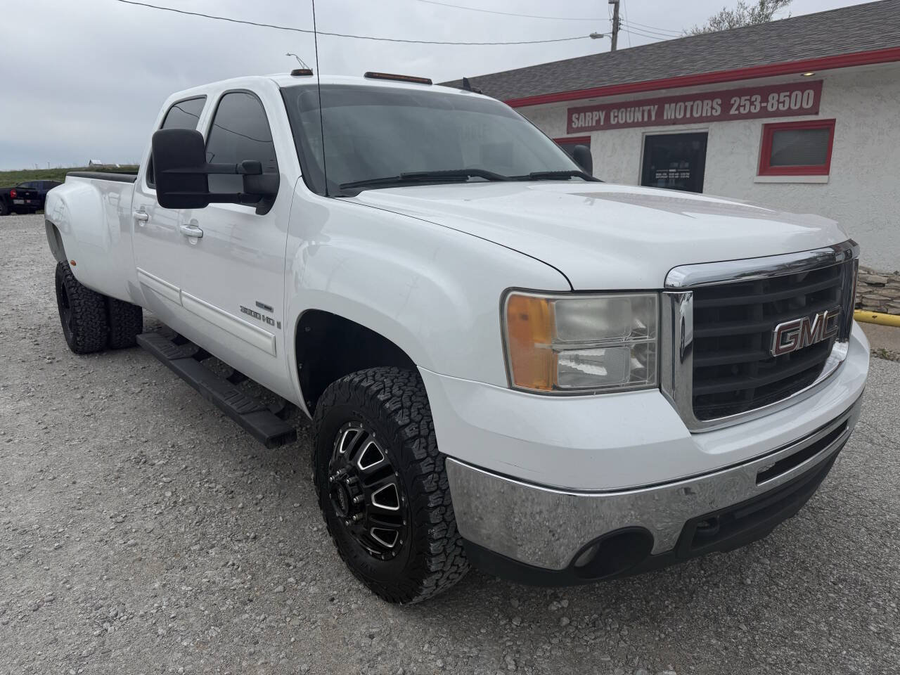 Used 2009 GMC Sierra 3500 SLT AWD/4WD image 1