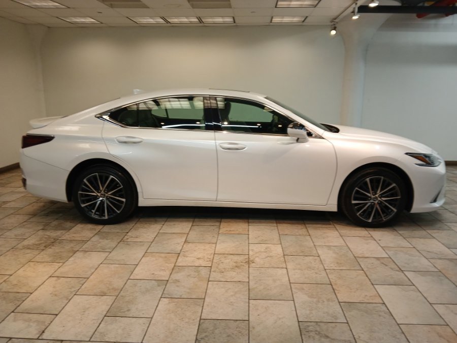 Used 2023 Lexus ES 250 w/ Premium Package image 4