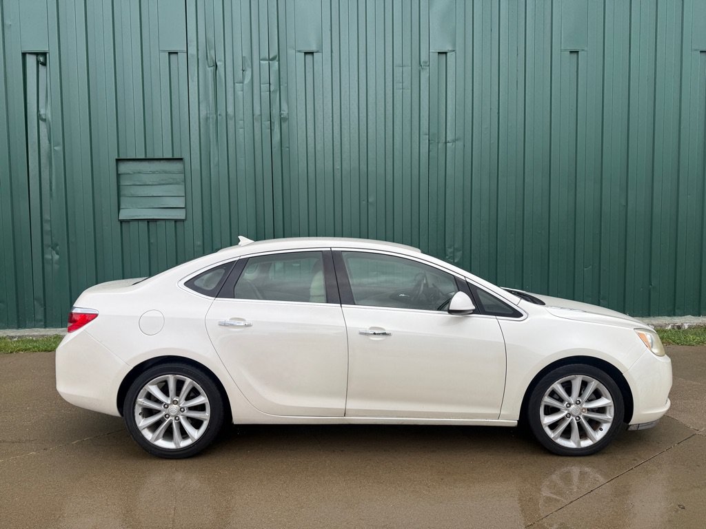 Used 2012 Buick Verano FWD image 2