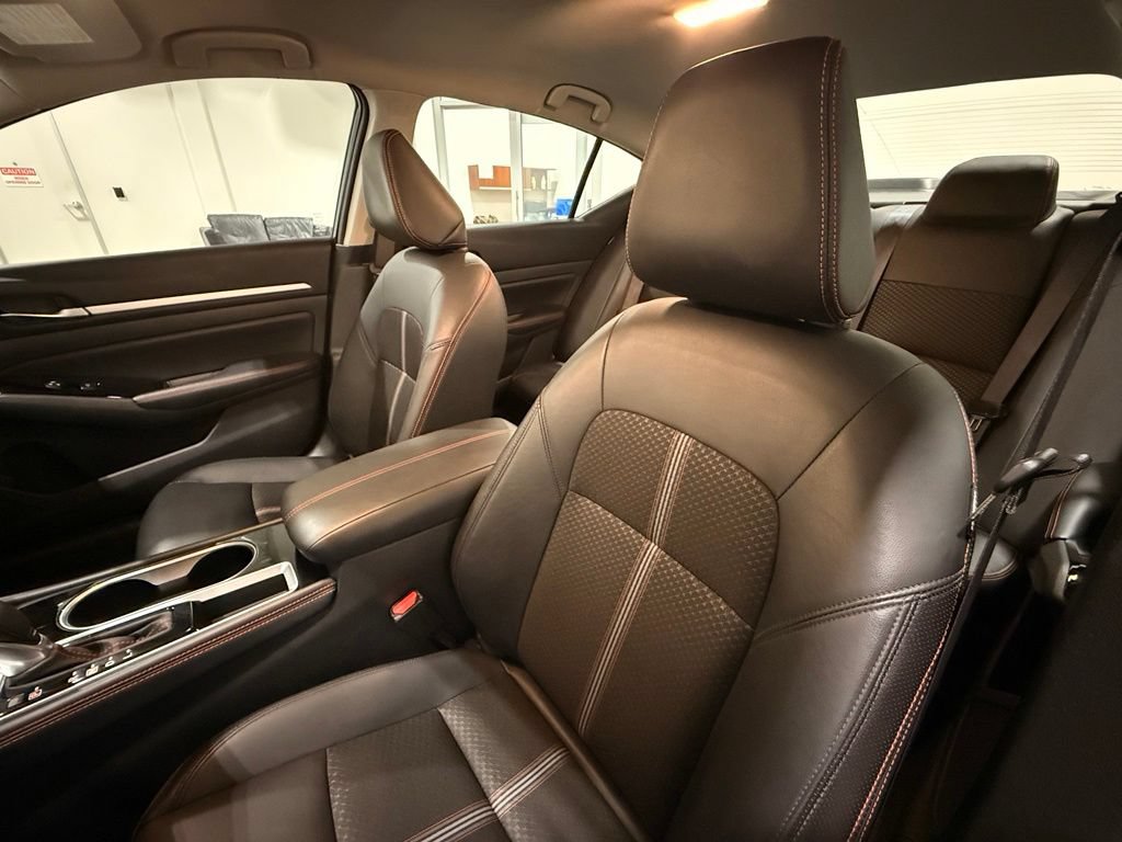 Used 2025 Nissan Altima 2.5 SR FWD image 17
