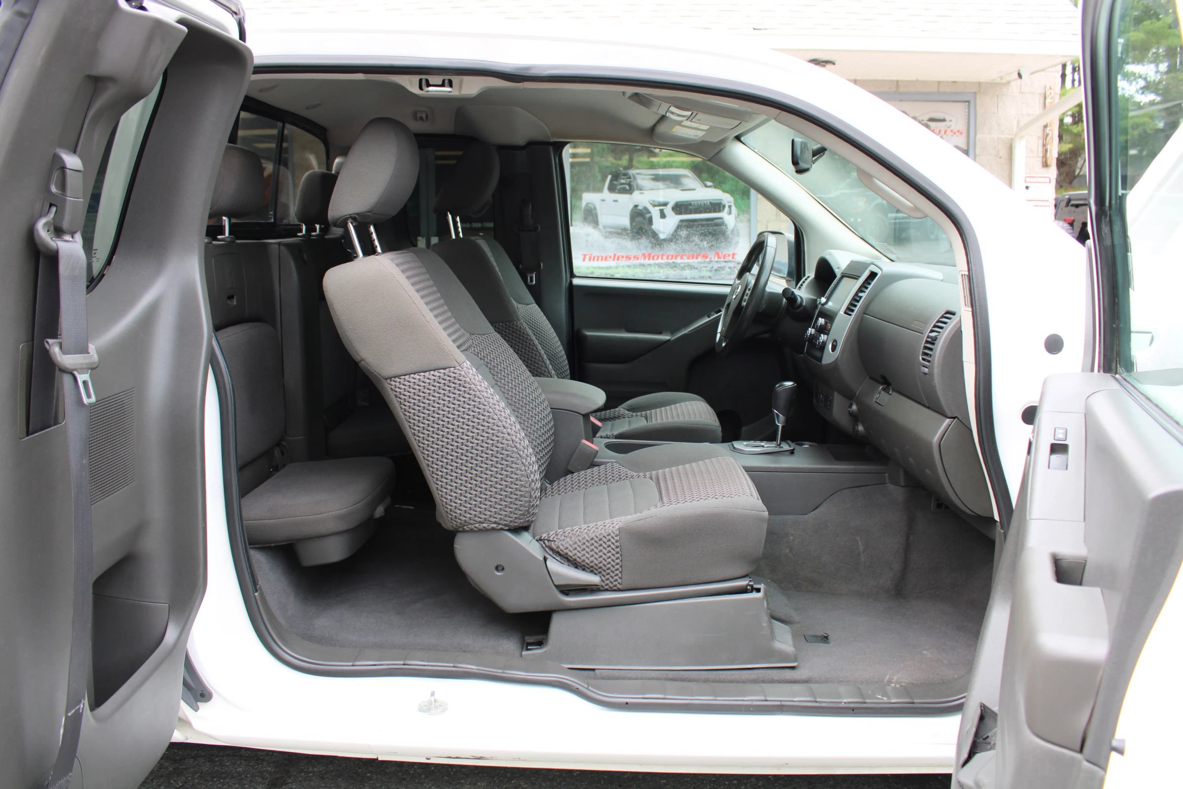 Used 2021 Nissan Frontier SV RWD image 15