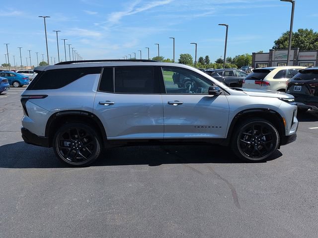 Used 2025 Chevrolet Traverse RS w/ LPO, Floor Liner Package FWD image 8