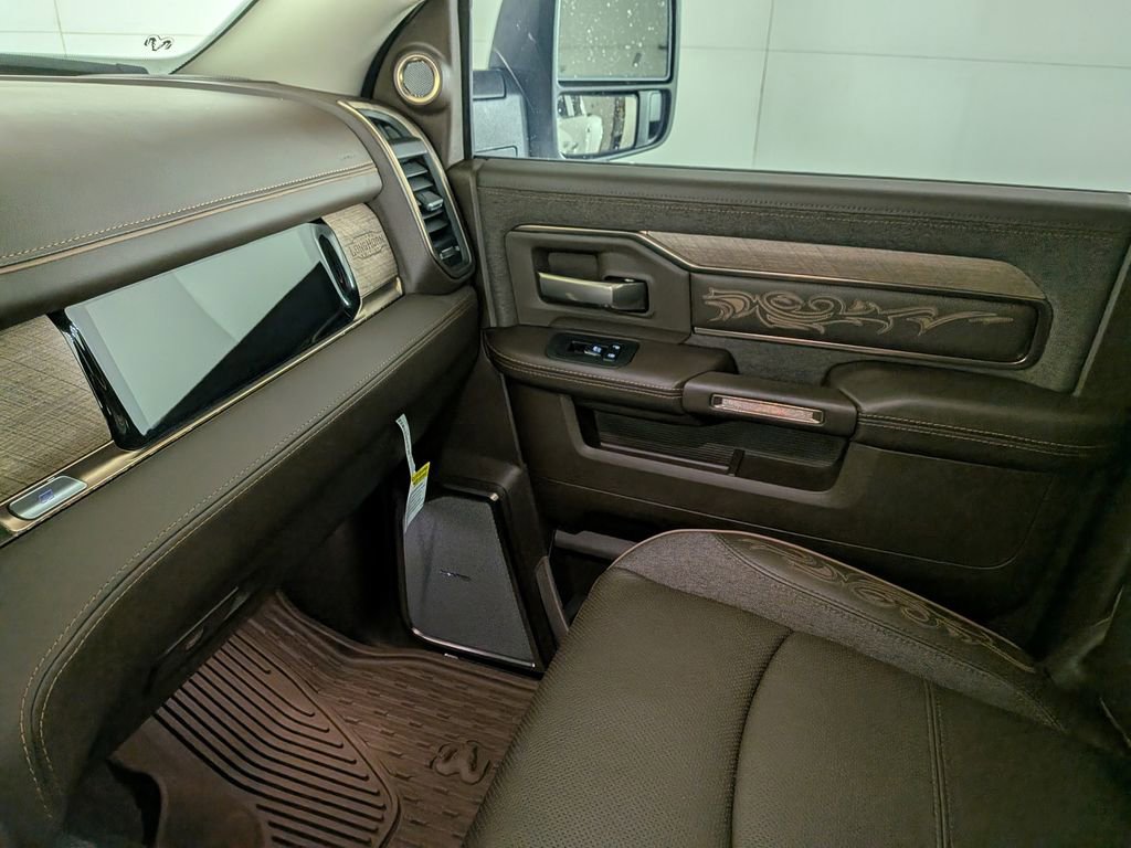 Used 2025 RAM 3500 Longhorn image 31