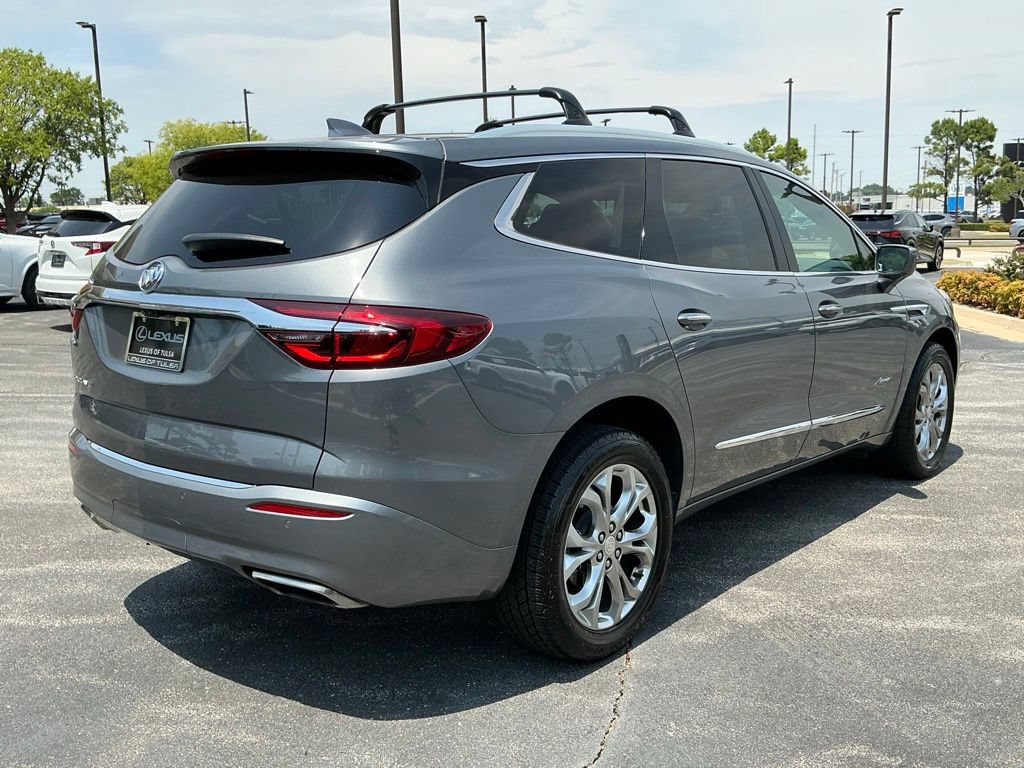 Used 2020 Buick Enclave Avenir w/ Avenir Technology Package FWD image 3