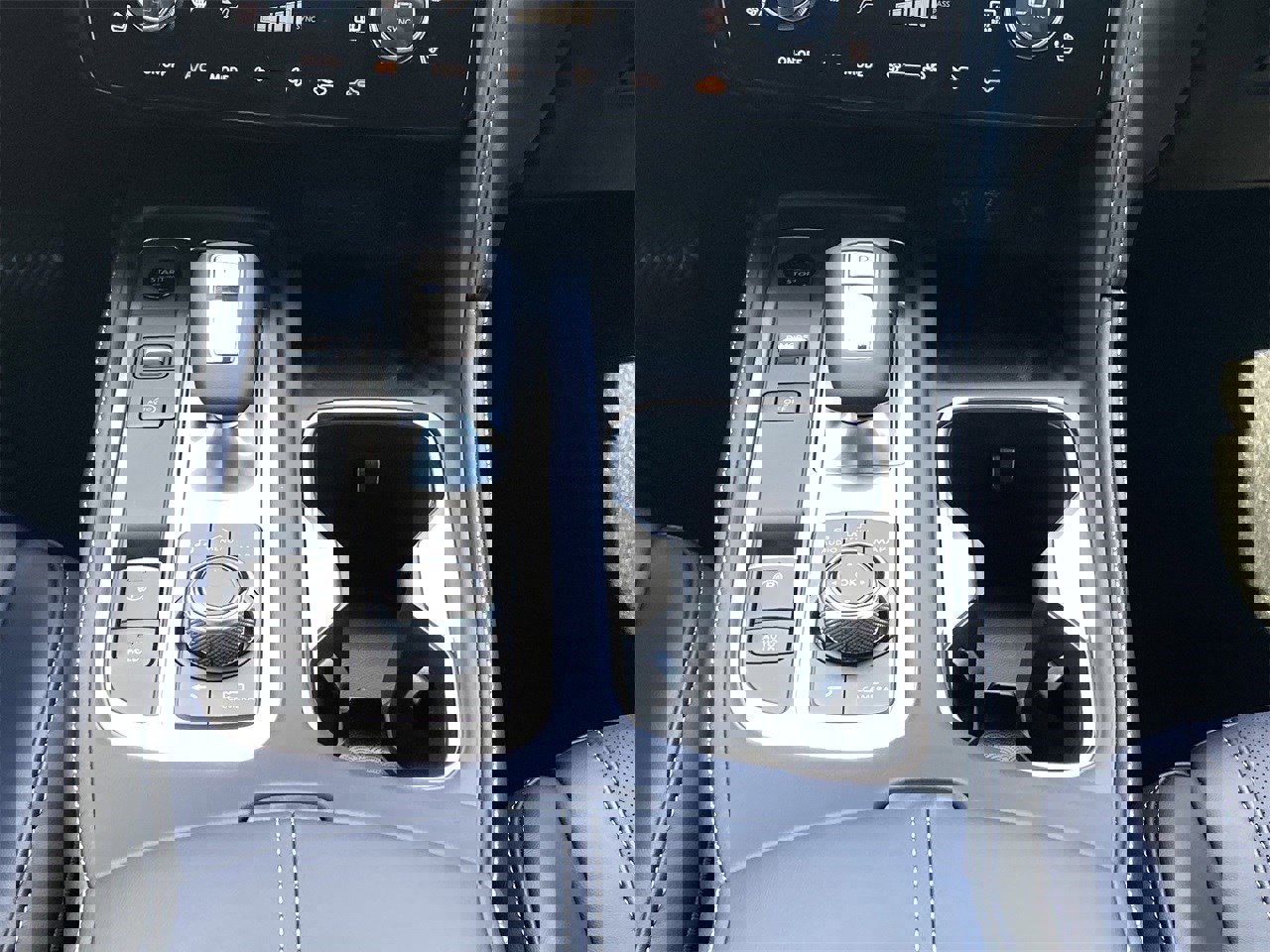 New 2026 INFINITI QX60 Sport w/ Dark Cargo Package image 18