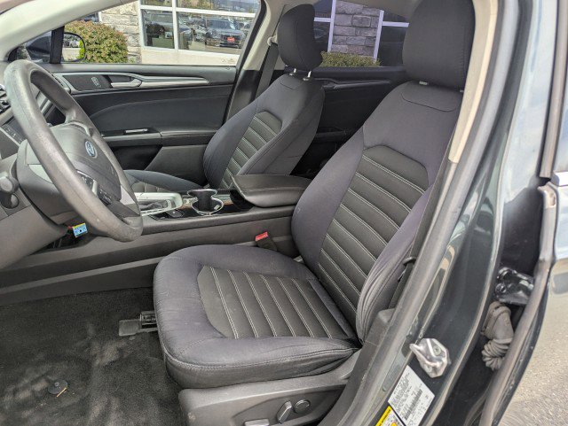 Used 2015 Ford Fusion SE image 10