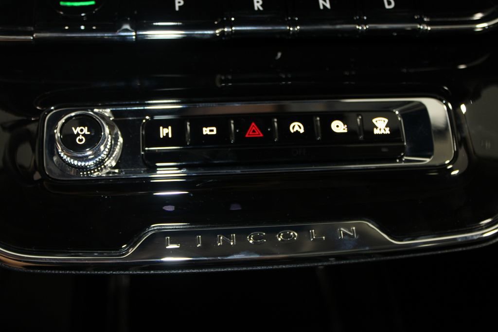 New 2025 Lincoln Corsair FWD w/ Equipment Group 101A image 44