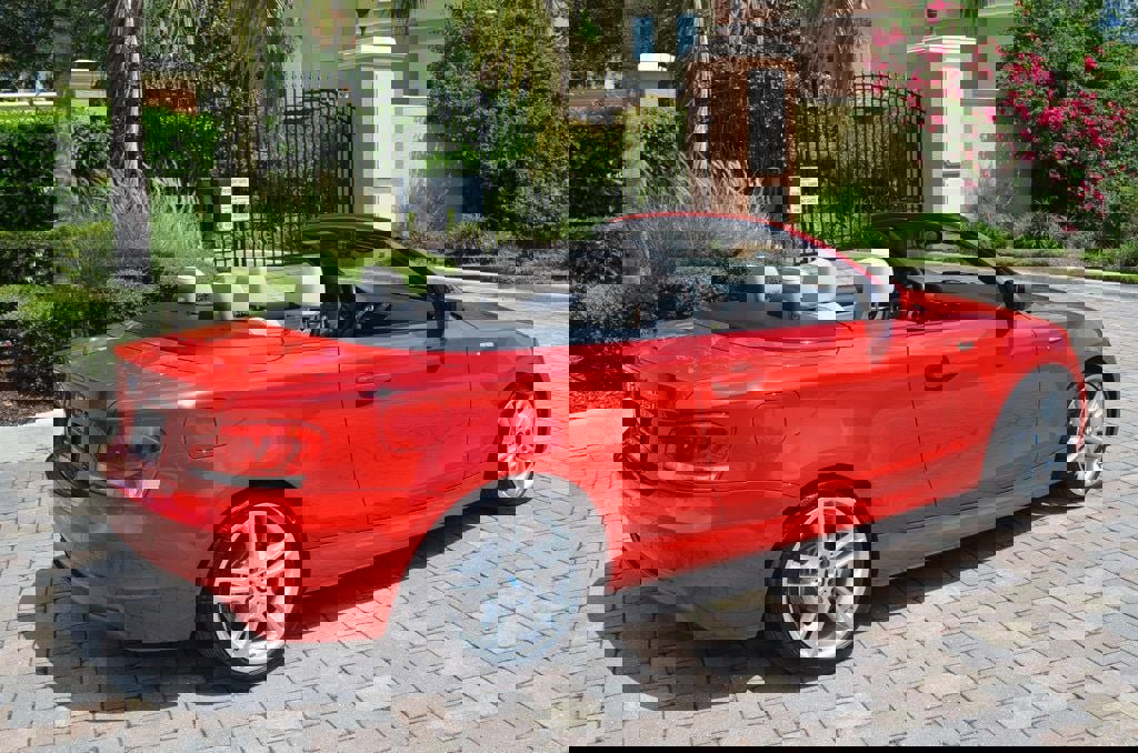 Used 2012 BMW 135i Convertible image 5