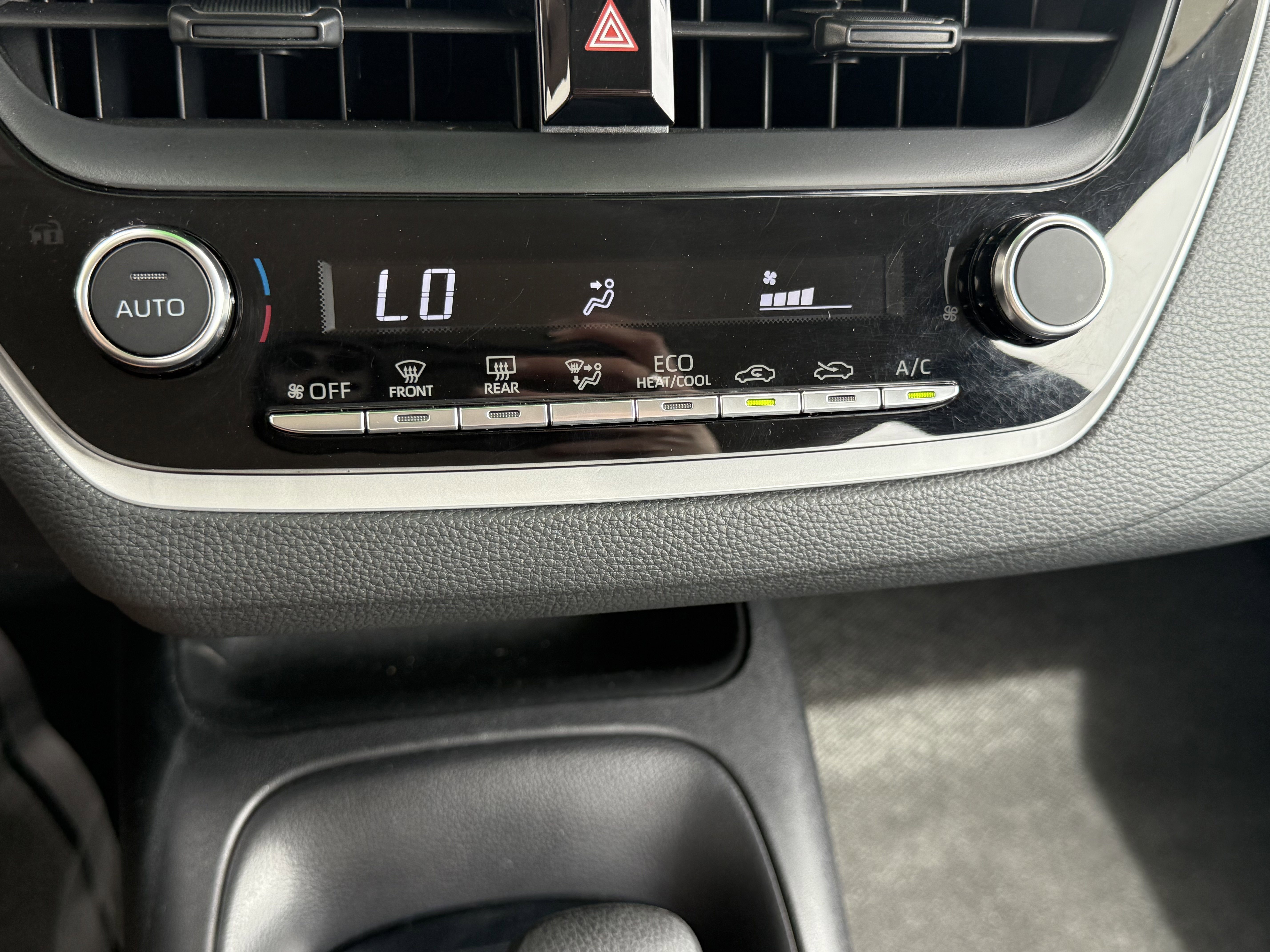 Certified 2024 Toyota Corolla LE FWD image 9