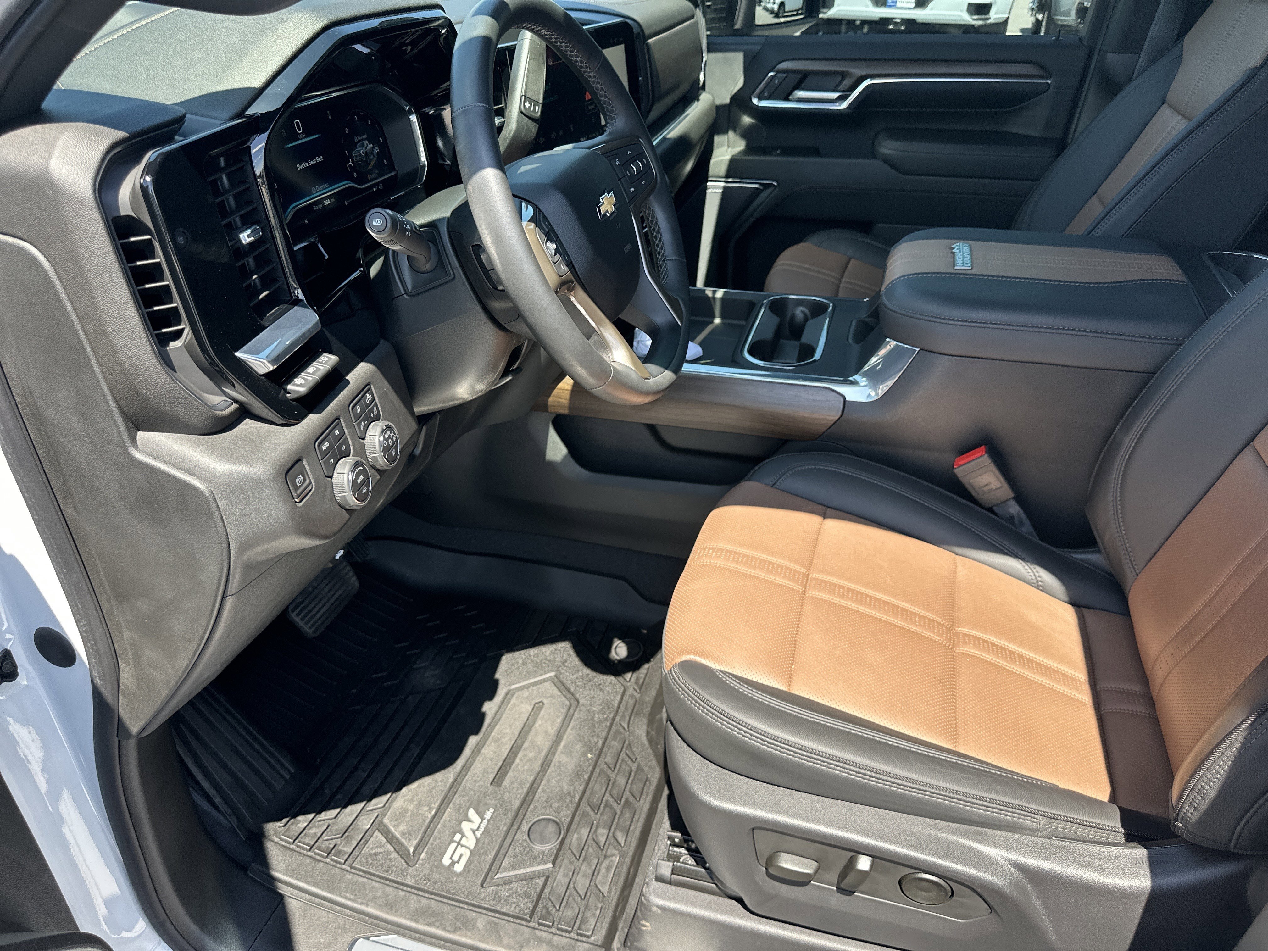 Certified 2024 Chevrolet Silverado 2500 High Country w/ High Country Premium Package AWD/4WD image 10