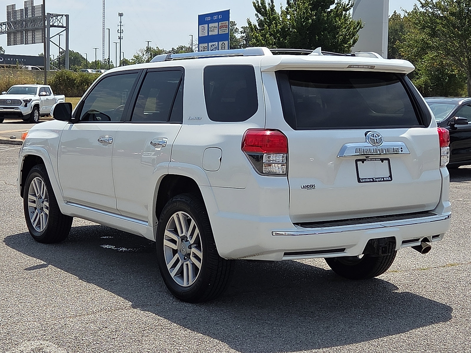 Used 2010 Toyota 4Runner Limited AWD/4WD image 4