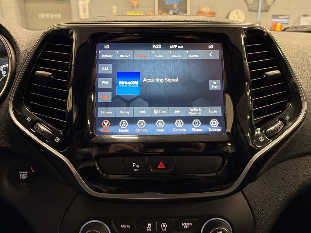 Used 2020 Jeep Cherokee Limited image 6