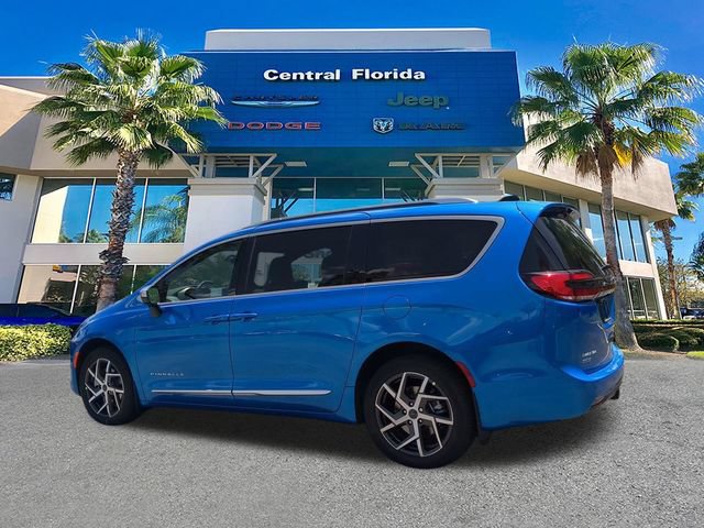 New 2027 Chrysler Pacifica Pinnacle w/ Theater Group AWD/4WD image 7