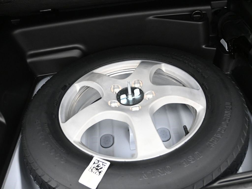 Certified 2024 Jeep Grand Cherokee Altitude image 28